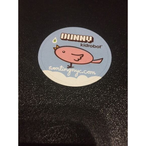 Kidrobot Dunny Fatale Series 3" CW Duck 2/25 2010 Urban Vinyl Toy Figure - Picture 7 of 8